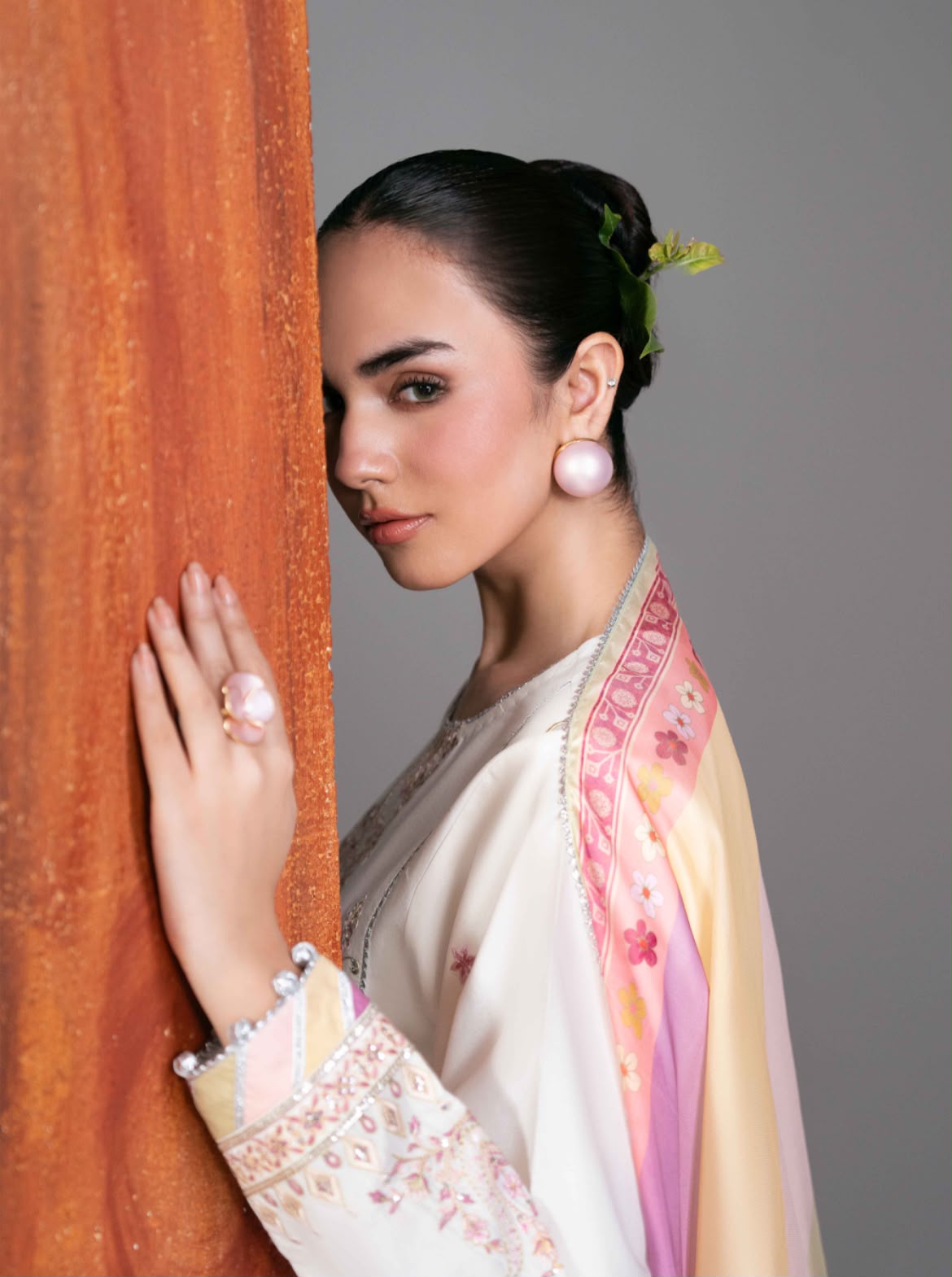 Ivory Embroidered 3-Piece Lawn Suit with Printed Silk Dupatta – View 4