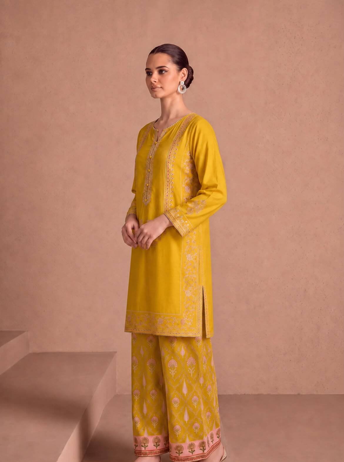 Apple Mist Embroidered Lawn 2-Piece Suit – View 4
